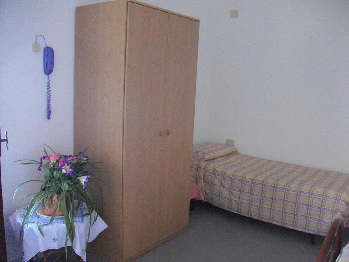 Hotel Alberta Massa  Pokoj fotografie